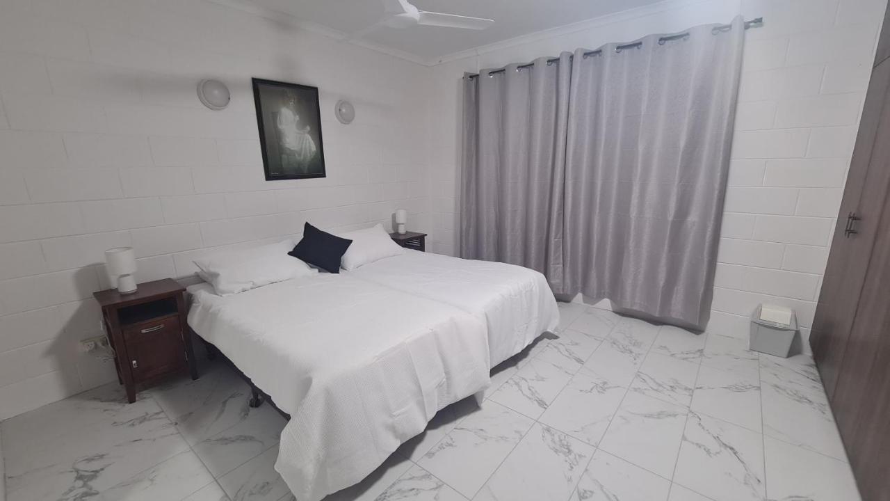 Emthree Seaside Apartments Townsville Exterior photo
