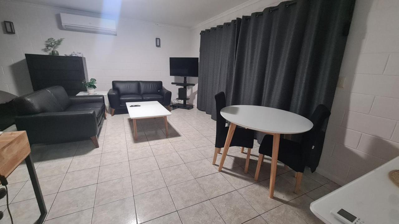 Emthree Seaside Apartments Townsville Exterior photo